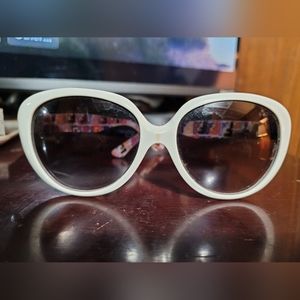 🦋 FENDI SUNGLASSES EUC FS5086